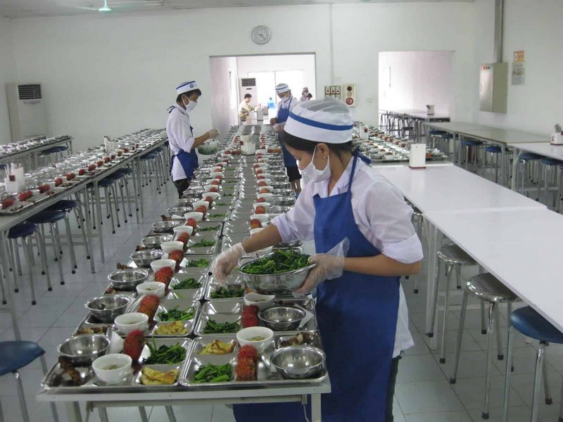 Suất ăn cho công nhân là phục vụ suất cơm phần cho người lao động 